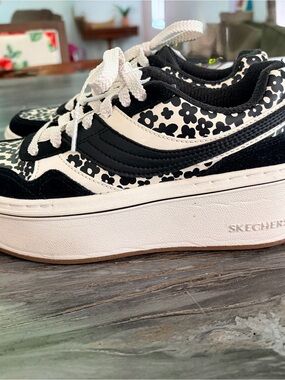 Skechers Women’s Black & White Floral Platform Sneakers - Chunky Sole